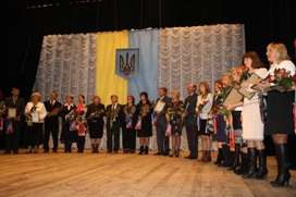 Творчі колективи ТНЕУ привітали освітян області із професійним святом