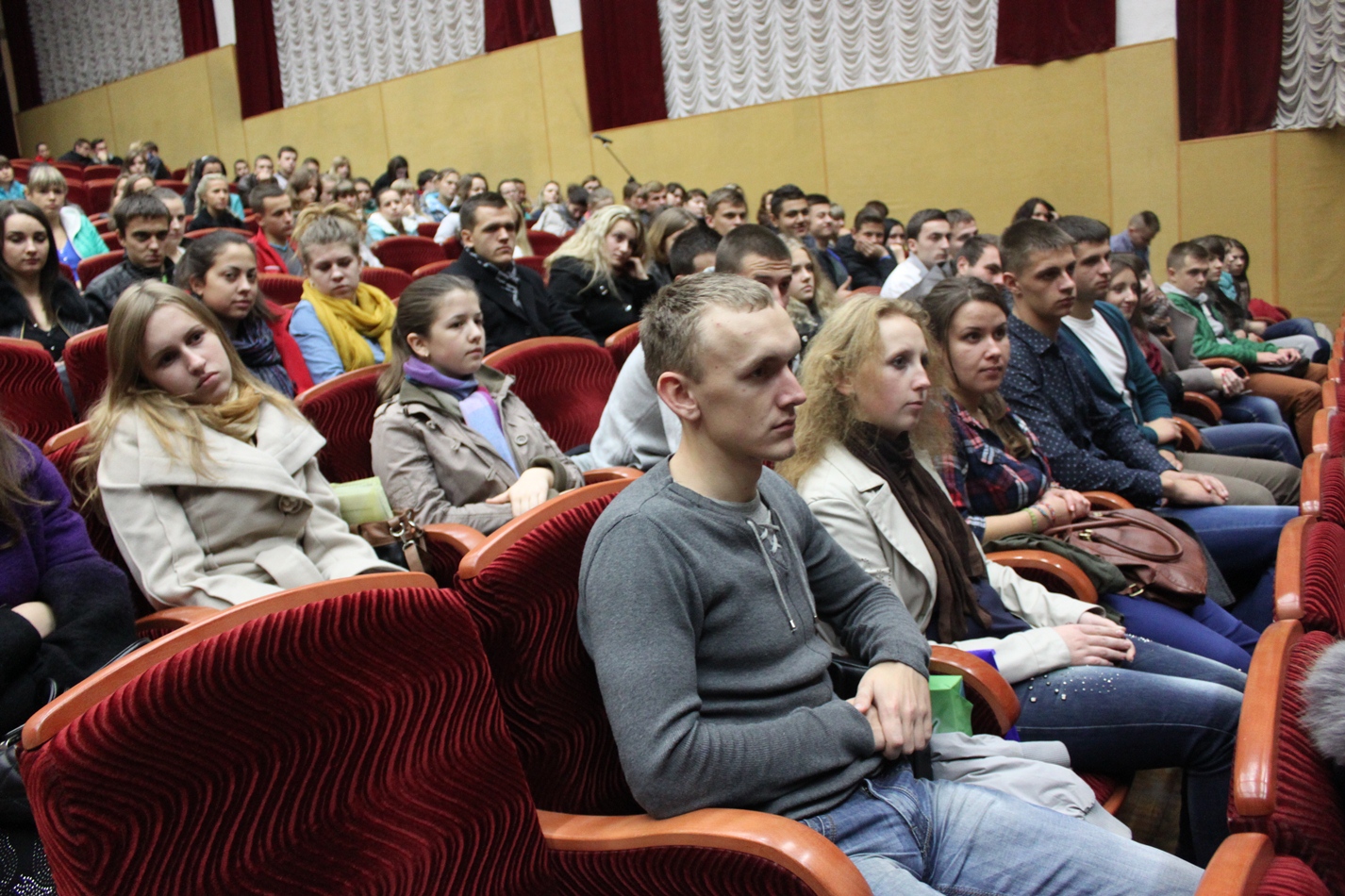 Ректор ТНЕУ зустрівся зі студентами