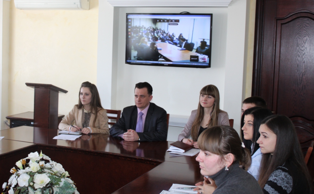 Міжвузівська веб-конференція об’єднала студентів-науковців
