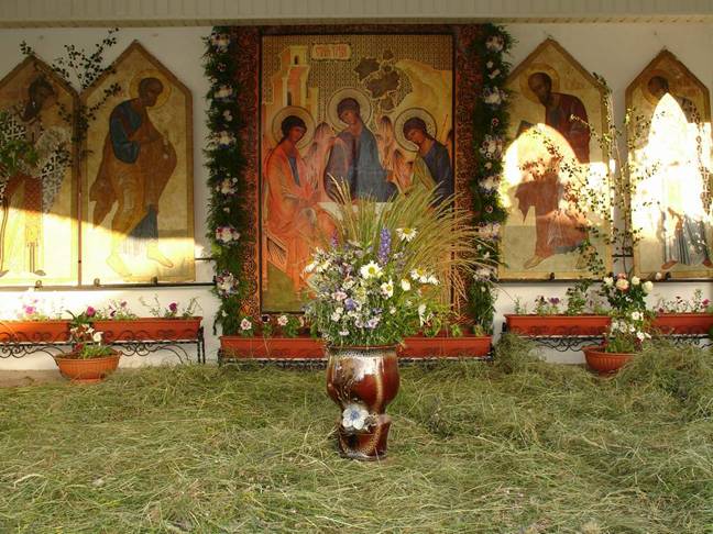 8 червня - День Святої Трійці (День Зіслання Святого Духа, Зелена неділя, П'ятдесятниця)