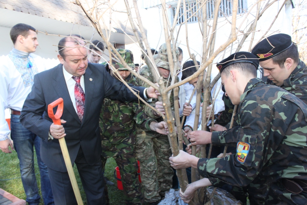 «Бережи, калино, пам'ять про Героїв!»