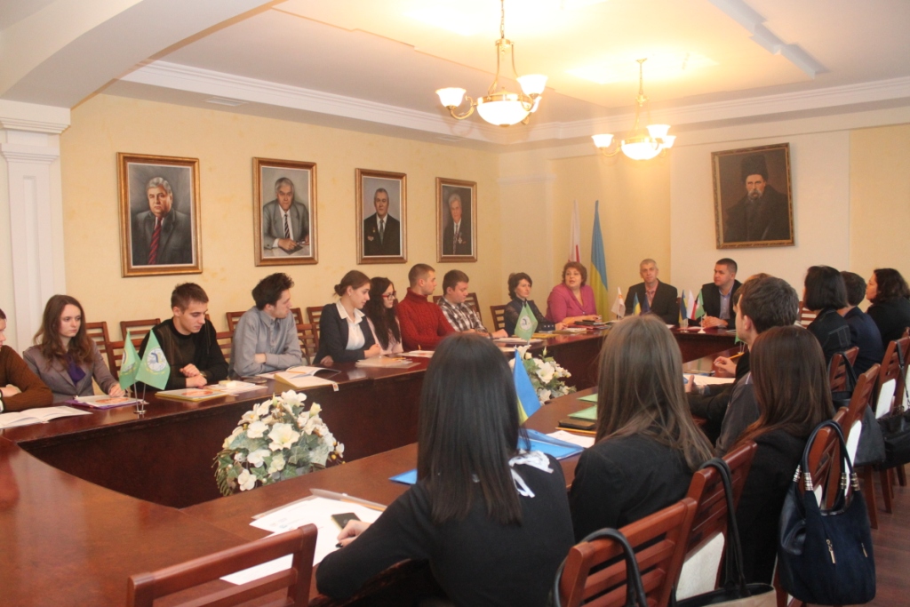У ТНЕУ відбулося засідання круглого столу «Студентські діалоги»