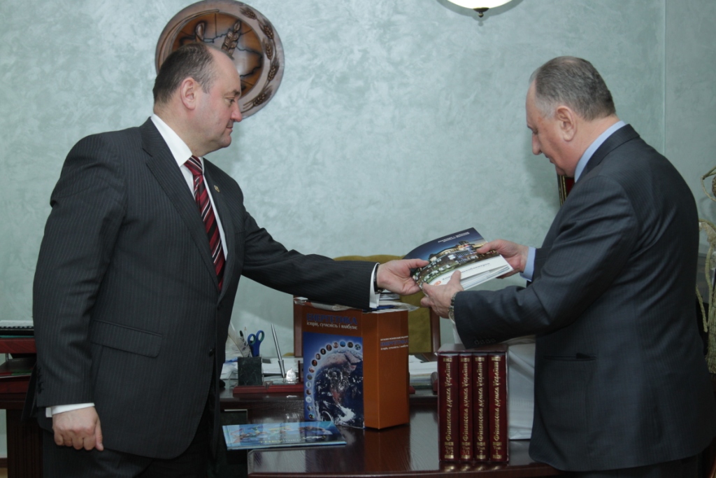 Випускник завітав до альма-матер