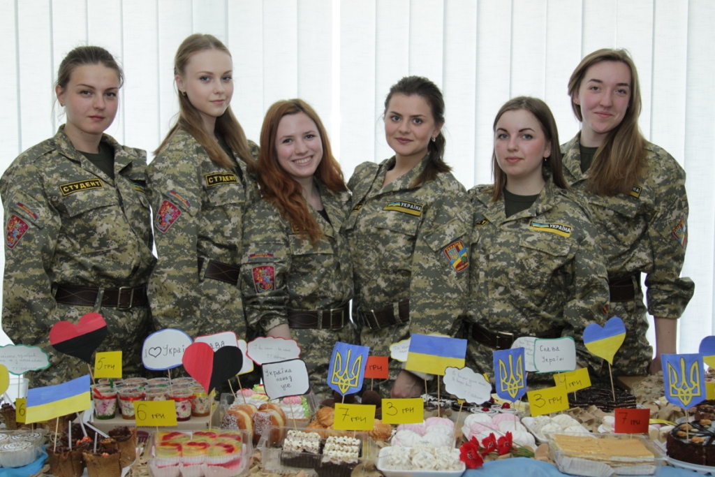Другий благодійний ярмарок та аукціон у ТНЕУ: не словом, а ділом!