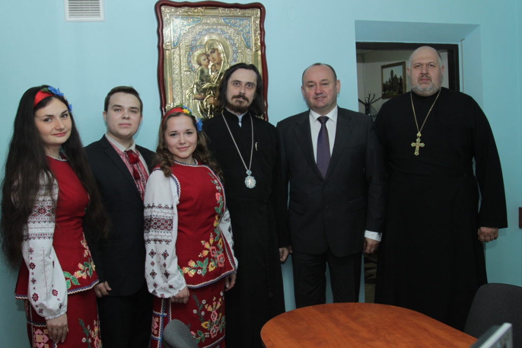 Студенти ТНЕУ привітали Владику Нестора з Днем народження