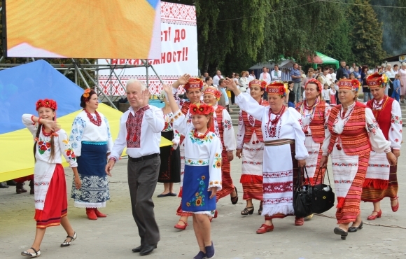 Учасники творчих колективів ТНЕУ взяли участь у «Фольк-фесті у Тернополі»