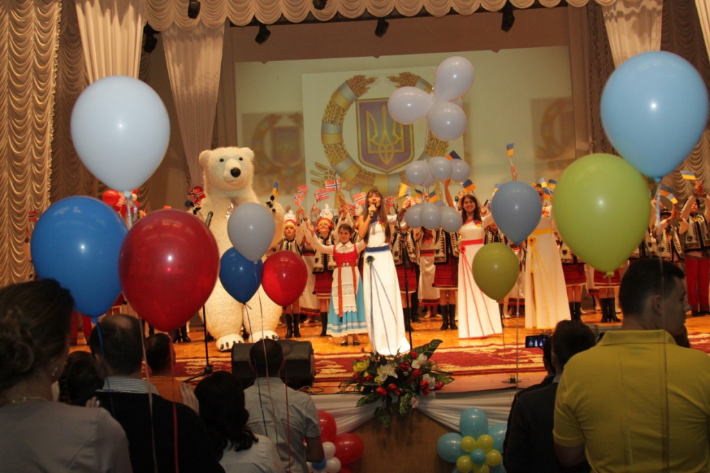 Єднаймося в одну міцну родину!