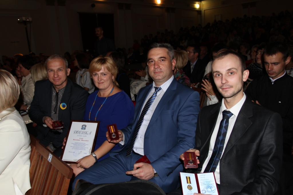 Освітян ТНЕУ привітали з професійним святом