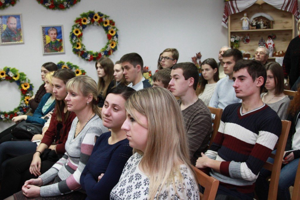 1 грудня – Всесвітній день боротьби зі СНІДом