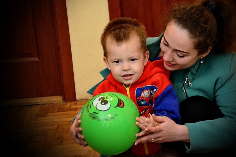 Молодь ФФ відвідала діток Центру соціально-психологічної реабілітації