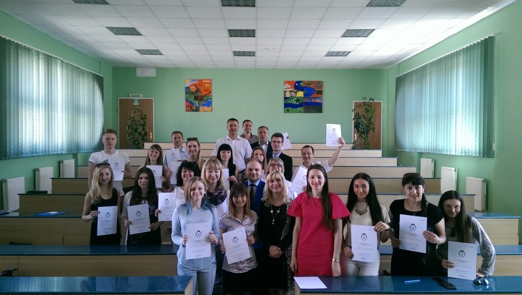 Вручення дипломів слухачам Школи польського та європейського права 2015-2016 н.р.