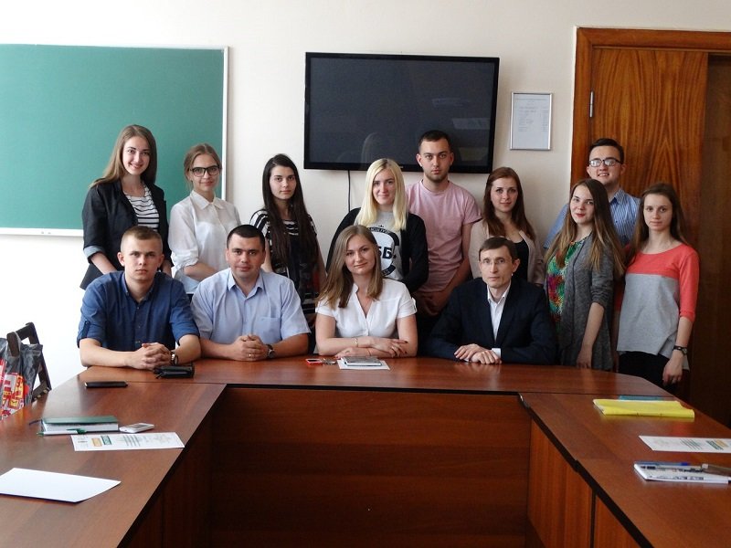 Відбулося підсумкове засідання учасників наукового гуртка «Банківський аналітик»