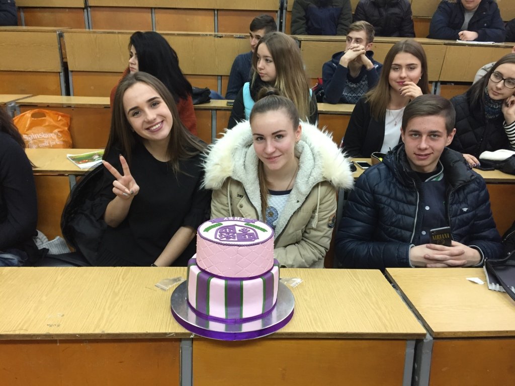 «Він, вона, вони і я - на фінансах всі сім’я!»
