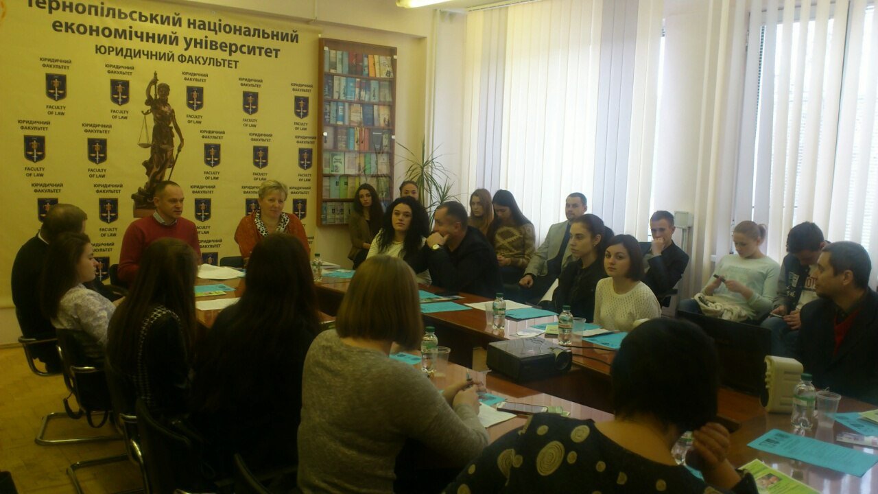 Круглий стіл «Влаштування дітей, позбавлених батьківського піклування»