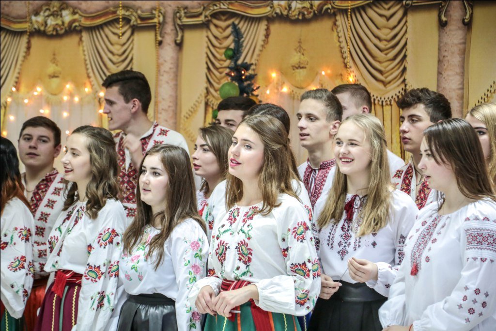 Від зірниці до зірниці – на фінансах вечорниці!