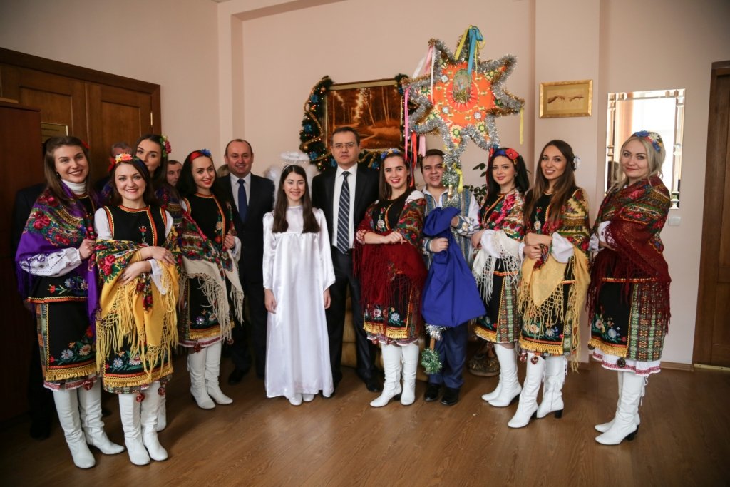 Святкові віншування від ТНЕУ