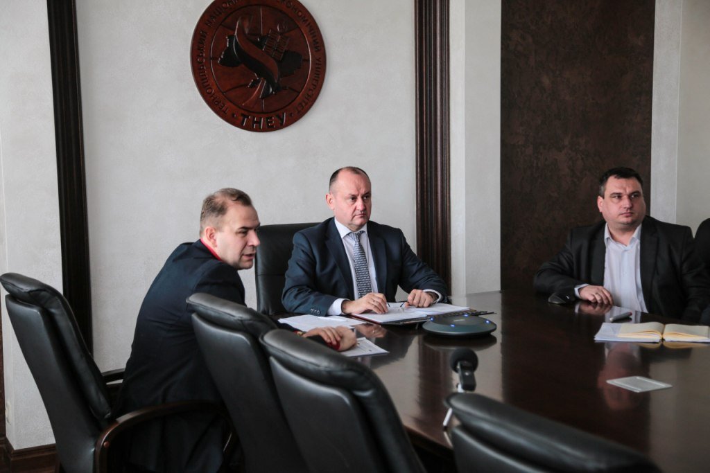 Відео-конференція ректора ТНЕУ з керівниками віддалених навчальних підрозділів