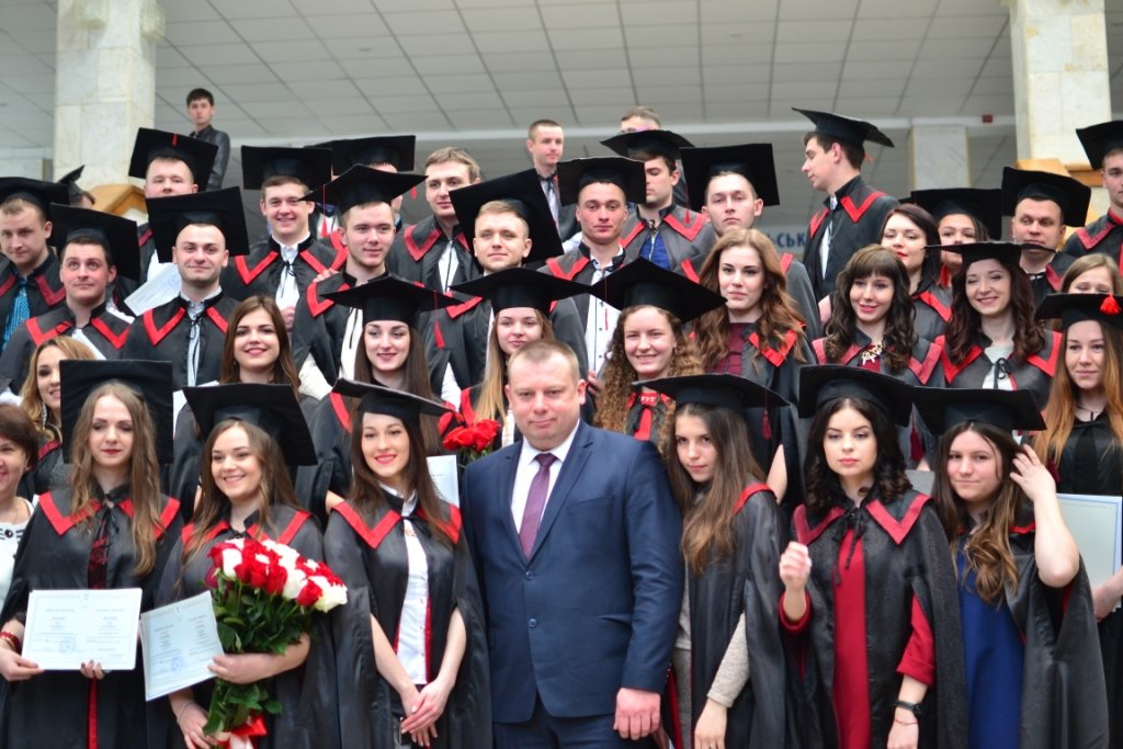 Вітаємо студентів факультету економіки та управління!