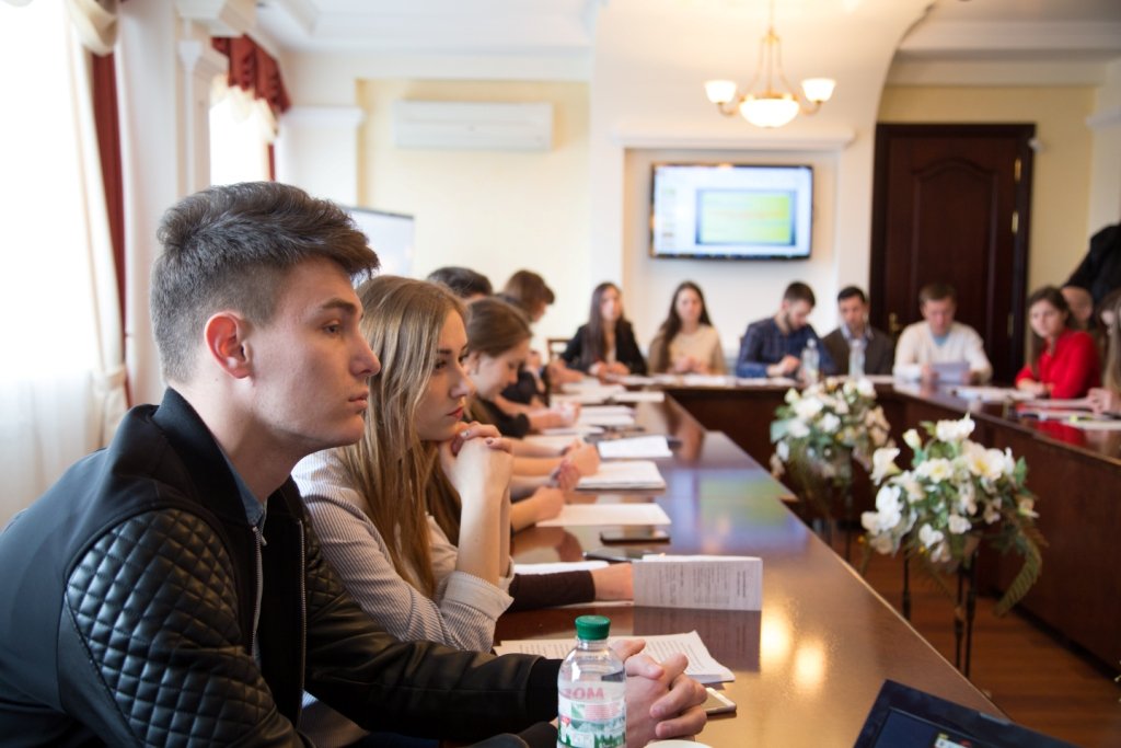 Відбулося засідання круглого столу «Фінансовий ринок України у контексті глобальної конкурентоспроможності»