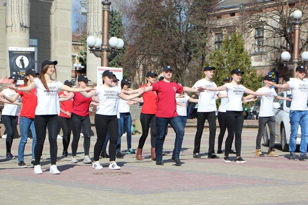 Студенти ТНЕУ взяли участь у флешмобі