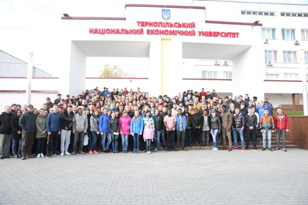 Будь-яка робота в радість коли поруч добрі друзі та колеги!