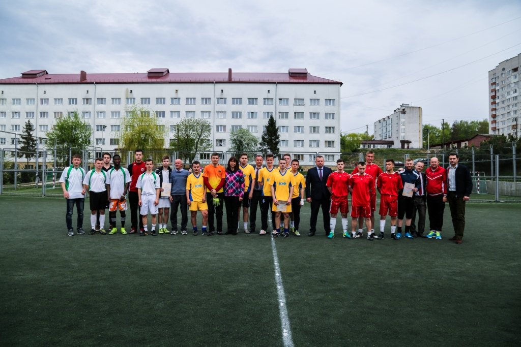 Відбулися змагання з міні-футболу серед збірних команд факультетів