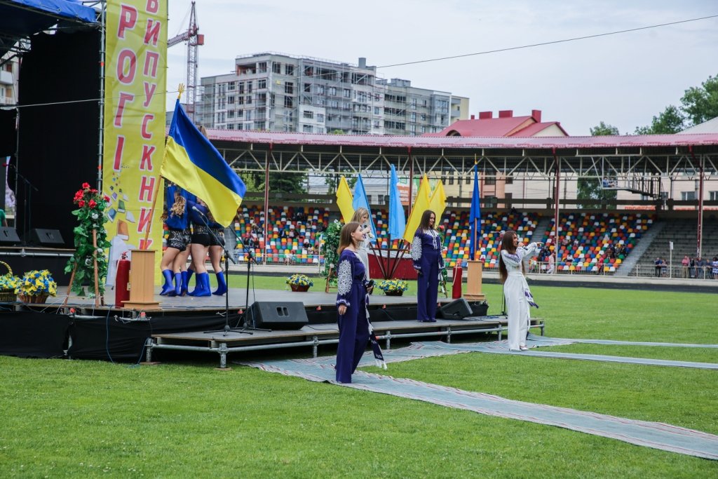 Творчі особистості ТНЕУ на міському святі «Випускник-2017»