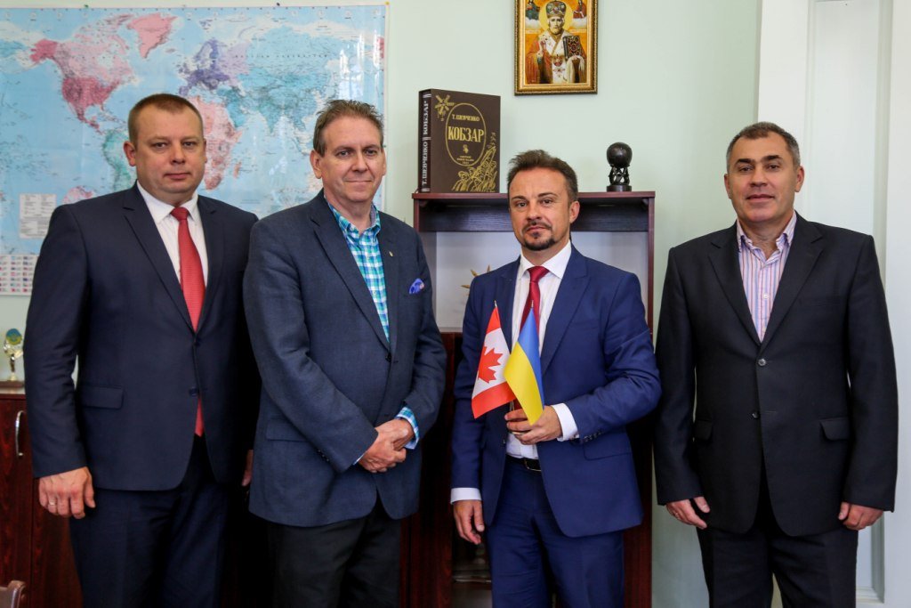 ТНЕУ зміцнює міжнародну співпрацю з Канадою