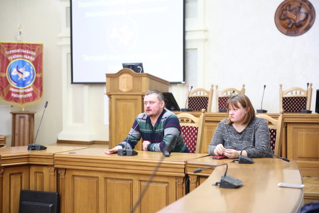 У ТНЕУ переглянули фільм «Червоний»