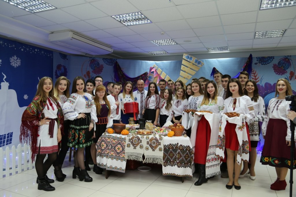 Від зірниці до зірниці на фінансах вечорниці!