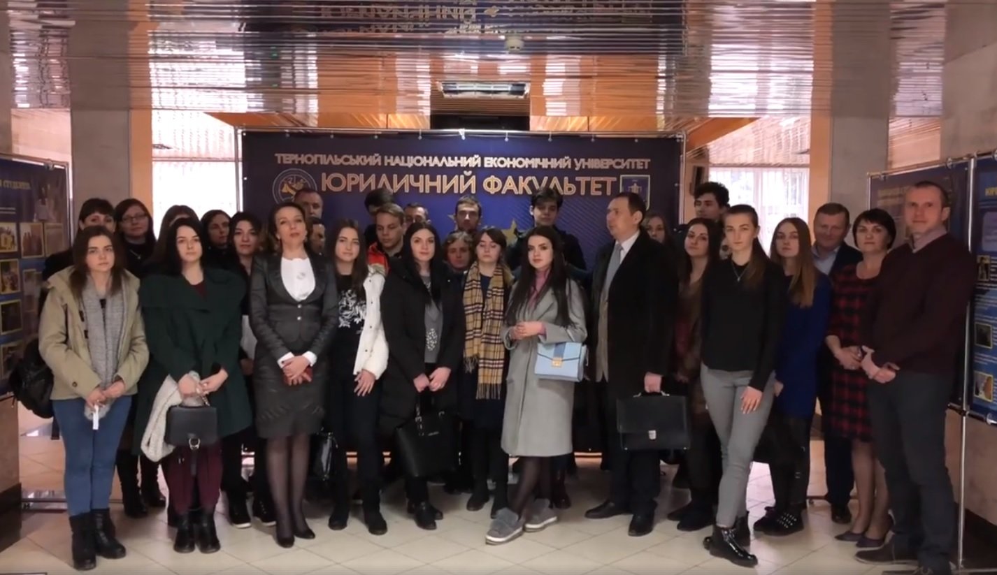 Колектив юридичного факультету ТНЕУ розпочав естафету доброчинності!