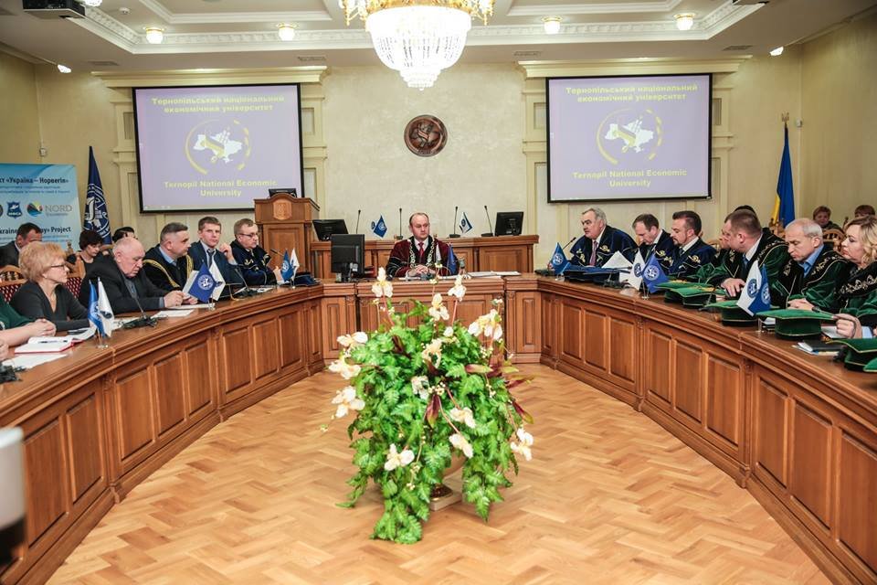 У ТНЕУ відбулося засідання вченої ради