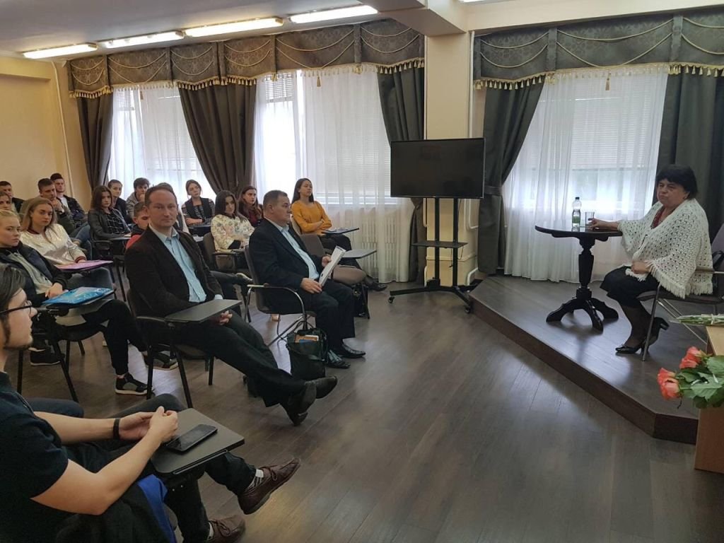 Зустріч студентів юридичного факультету з Зориславою Василівною Ромовською