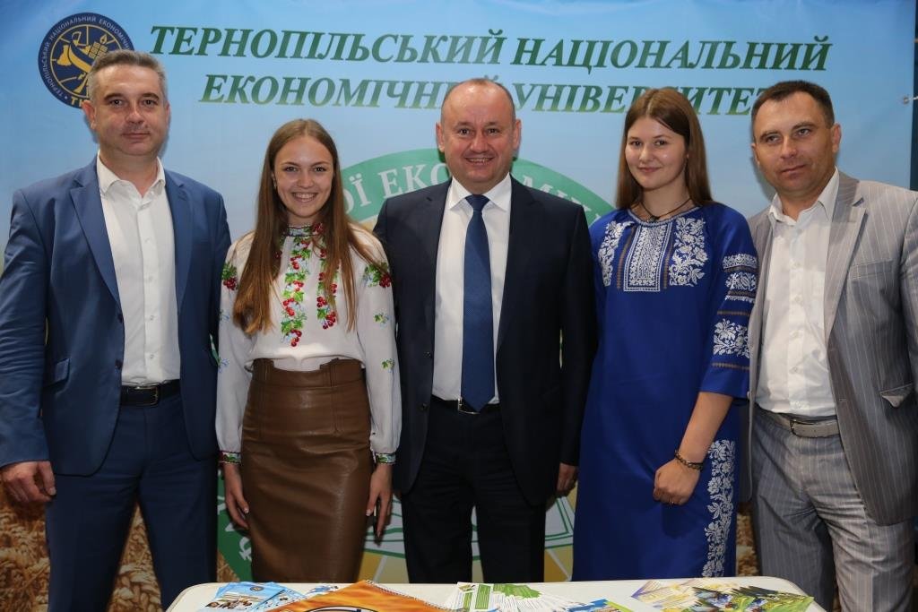 Днями відзначали Всеукраїнський день поля і саду