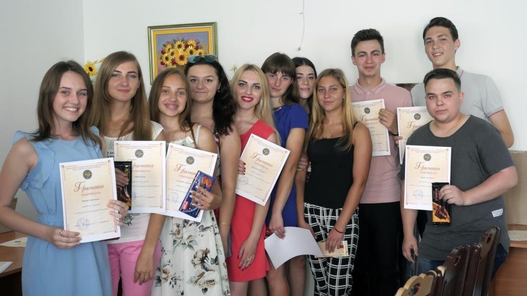 Відділ гуманітарної освіти та виховання вітає найкращих!