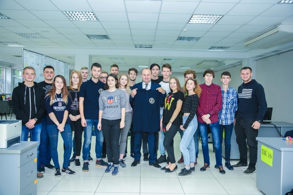 У ТНЕУ стартувала робота Приймальної комісії