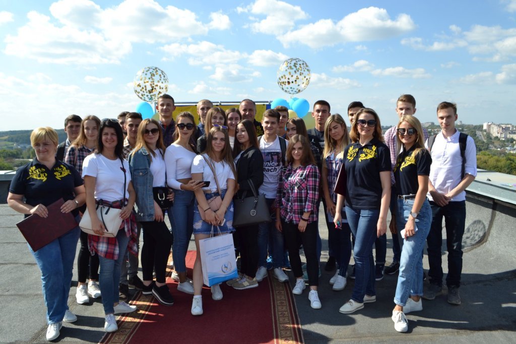 Першокурсники юридичного факультету ТНЕУ піднятися на «сьоме небо»!