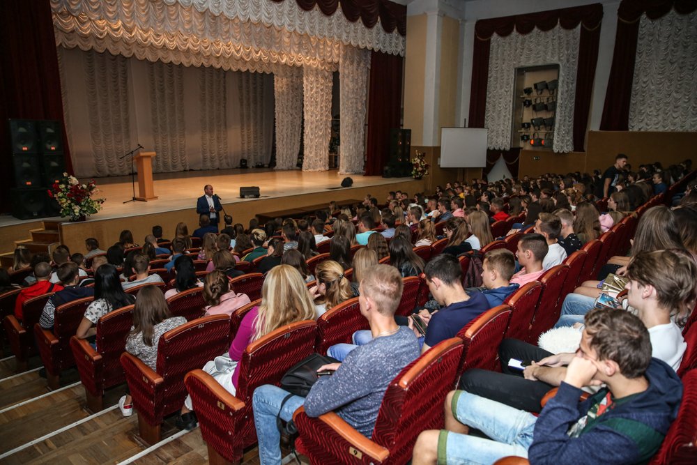 Молодь ТНЕУ поспілкувалася з ректором