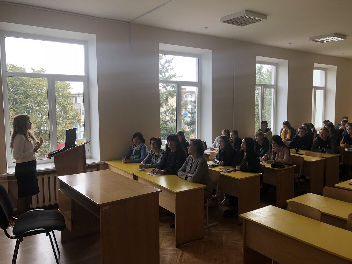 Студенти факультету банківського бізнесу мали нагоду дізнатися про особливості написання курсової роботи