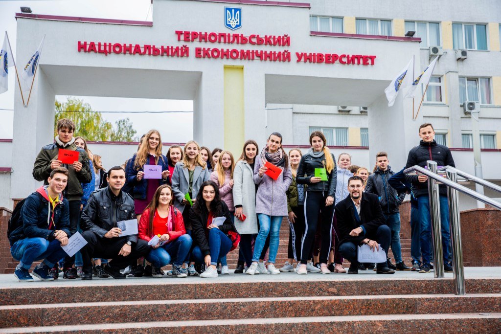 Студенти Коледжу економіки, права та інформаційних технологій ТНЕУ вивчали університет під час квесту!