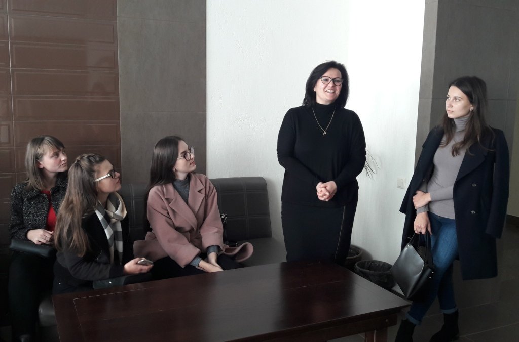 Директор Територіального центру соціального обслуговування (надання соціальних послуг) Байковецької сільської ради прочитала лекцію для студентів факультетів фінансів та банківського бізнесу