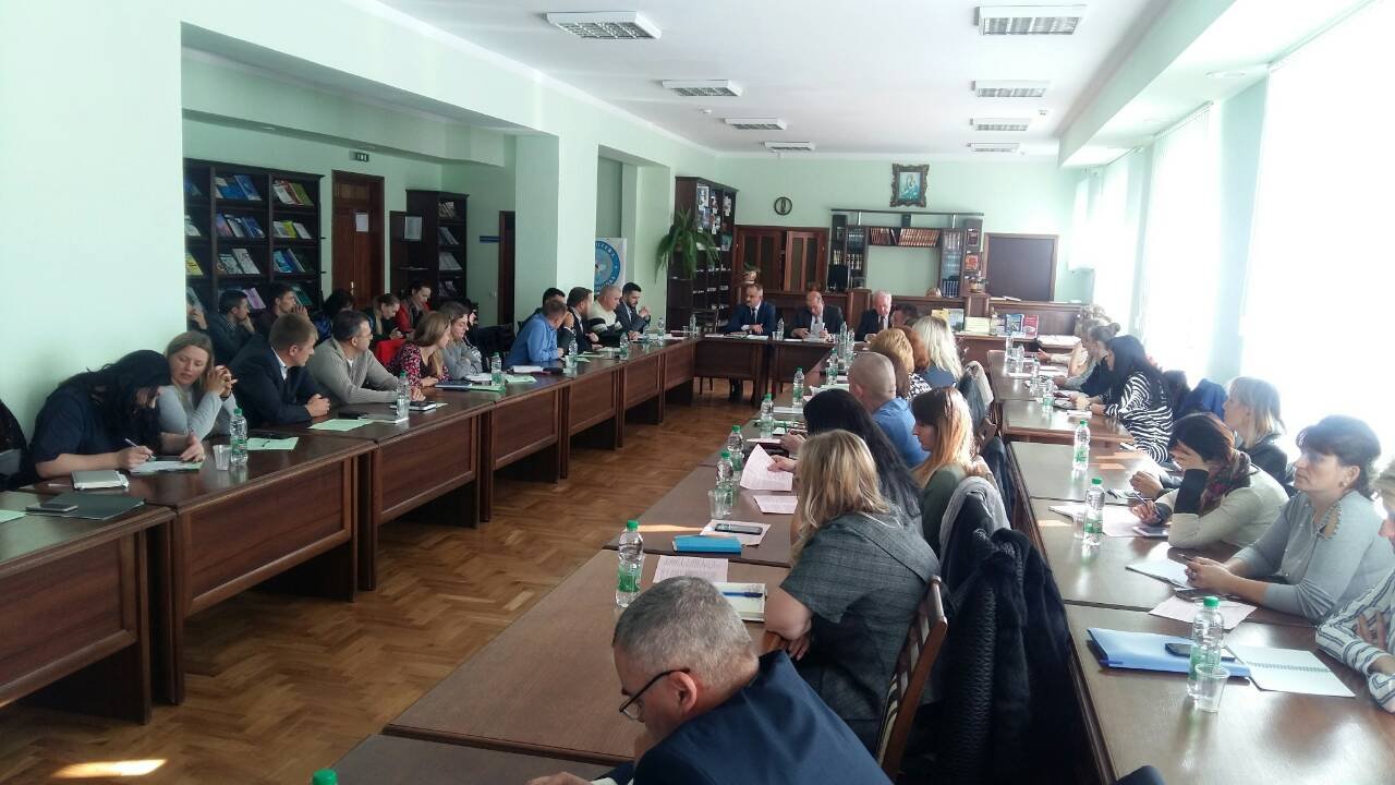 Відбувся круглий стіл «Кар’єрне зростання в публічній службі: особистісна мотивація та інституційне забезпечення»