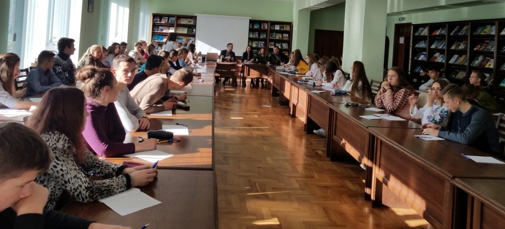 Бібліотека ім. Л. Каніщенка ТНЕУ вітає усіх зі значущим для кожного українця святом – Днем української писемності та мови!