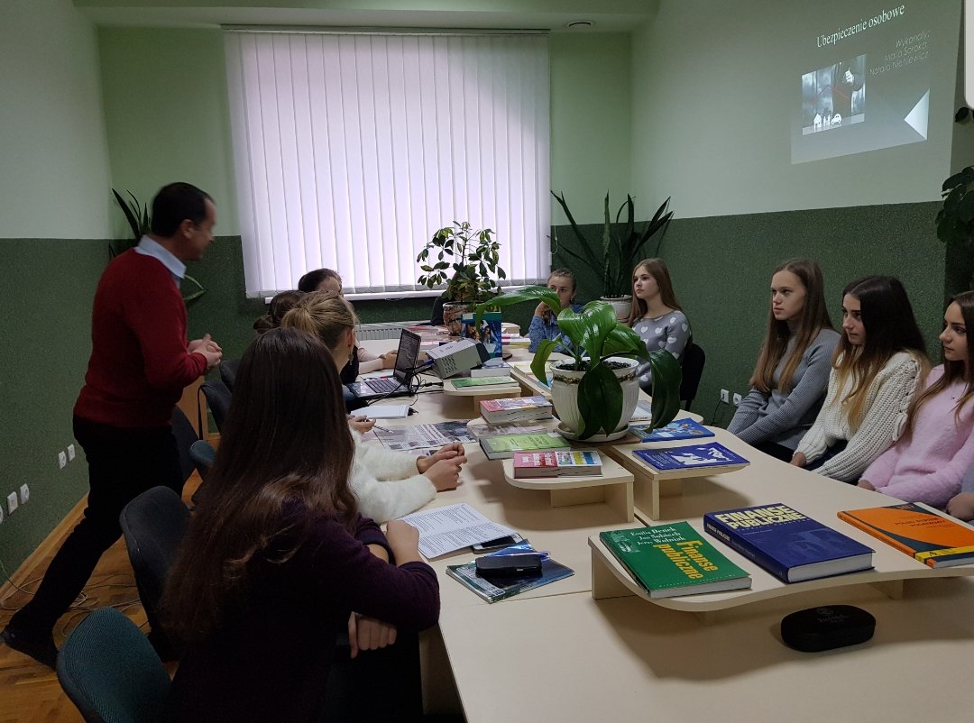 Студенти кафедри фінансового менеджменту та страхування набувають досвіду спілкування фаховою польською мовою