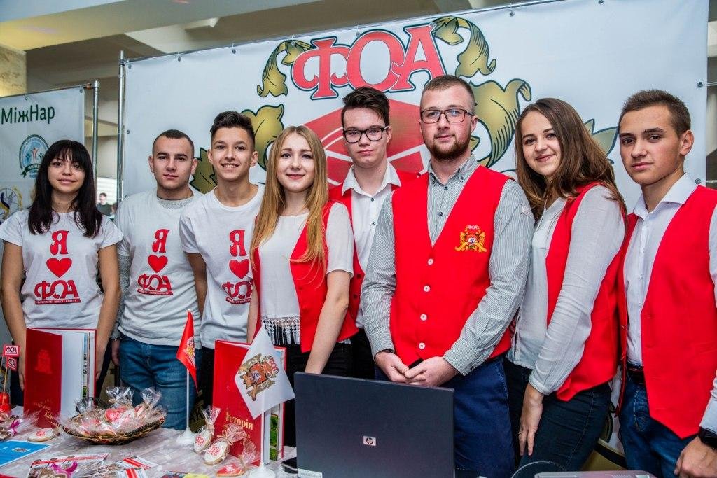 Відбудеться урочиста церемонія вручення дипломів випускникам факультету обліку і аудиту!