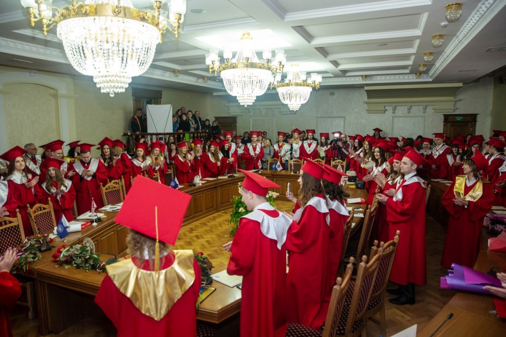 Вітаємо випускників-магістрів факультету обліку і аудиту!