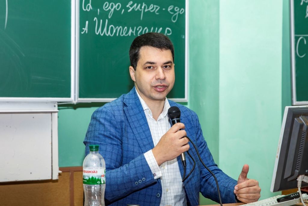 Про ситуацію на страхових ринках України і Європи, тенденції та перспективи студентам розповів Генеральний директор асоціації «Cтраховий бізнес» В’ячеслав Валерійович Черняховський
