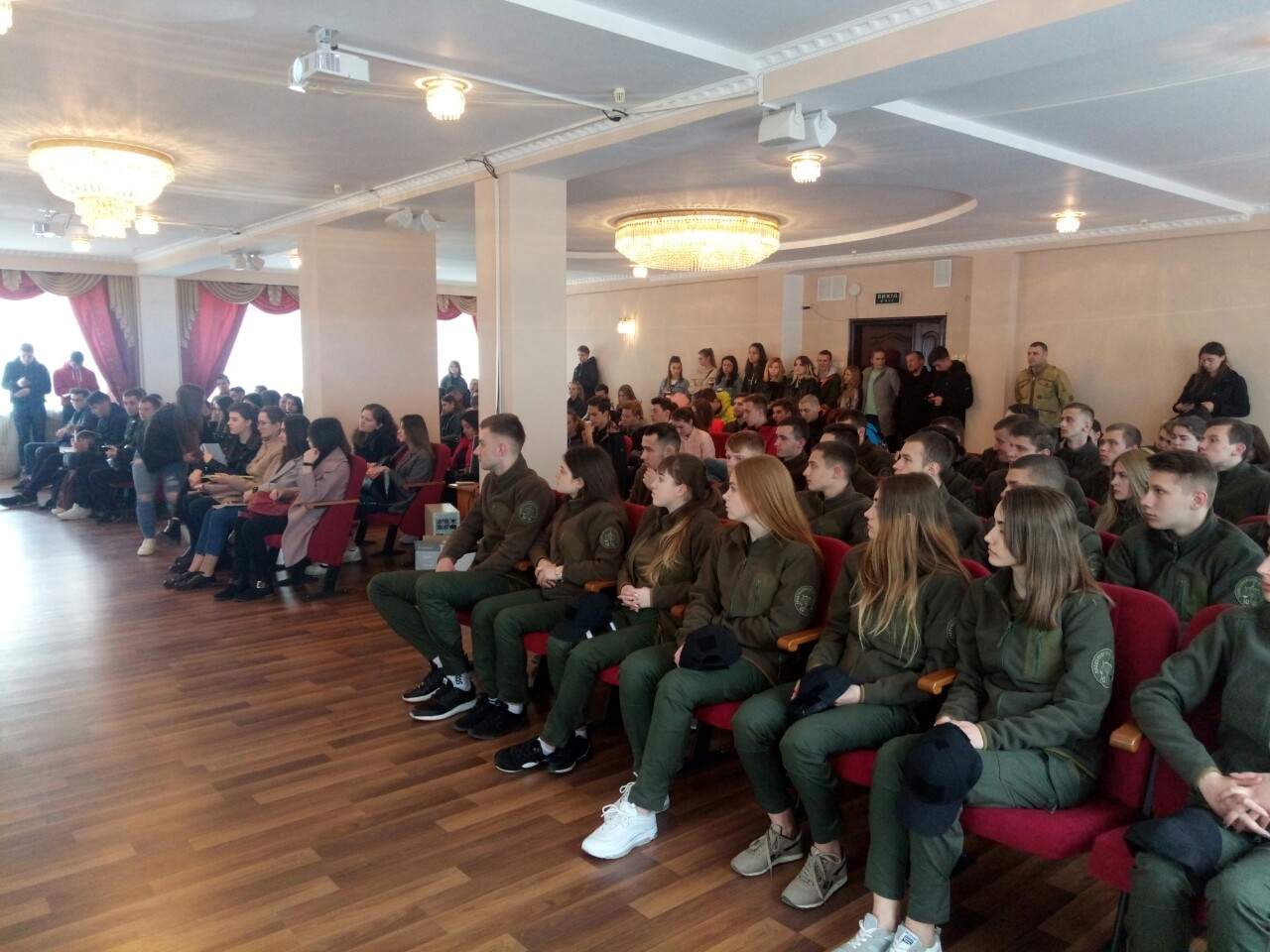 Молодь ЮФ зустрілася з представниками Головного управління Національної поліції в Тернопільській області