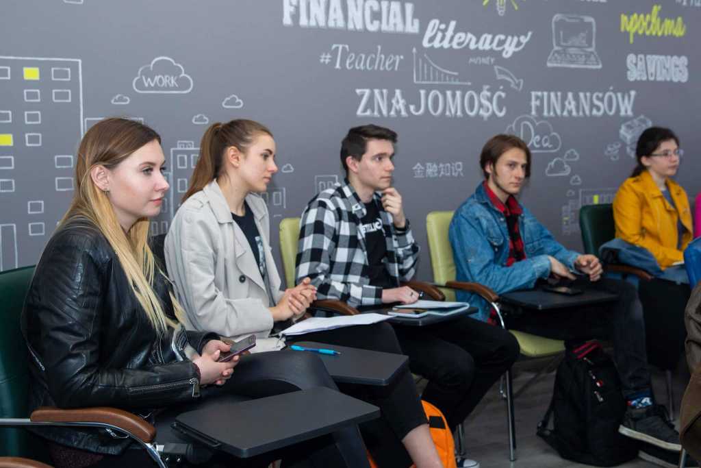 Студенти факультету фінансів взяли участь у диспуті «Шлях до ефективності»