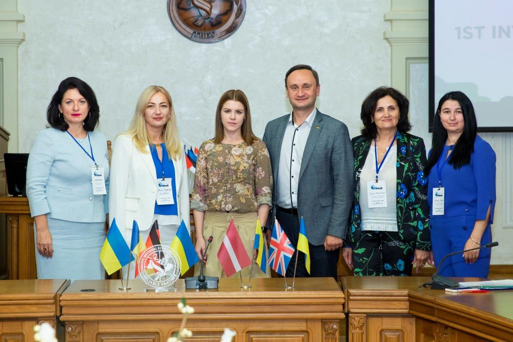 Під час міжнародної сесії у ТНЕУ укладено чотири договори про співпрацю